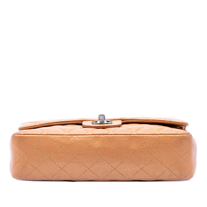 Chanel Sac porté épaule Classic Métallisé Double rabat Moyen Cuir caviar Marron – vue 3 – GABY PARIS