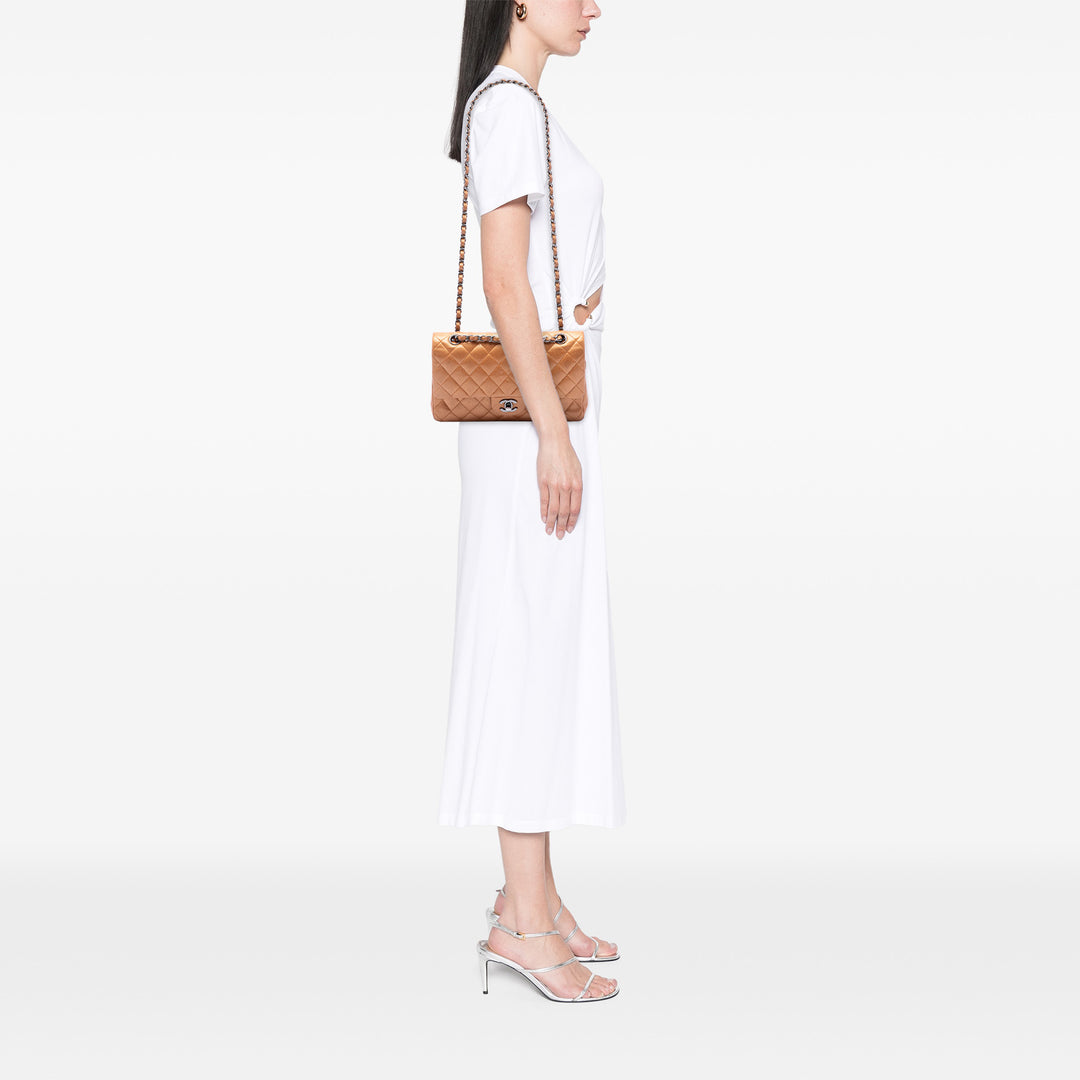 Chanel Sac porté épaule Classic Métallisé Double rabat Moyen Cuir caviar Marron – vue 6 – GABY PARIS