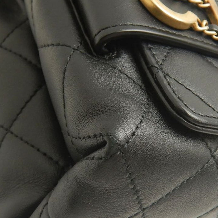 Chanel Medium Matelassé Cuir d'agneau Logo Enchained à rabat
