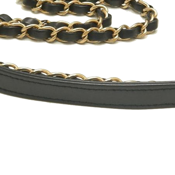 Chanel Medium Matelassé Cuir d'agneau Logo Enchained à rabat