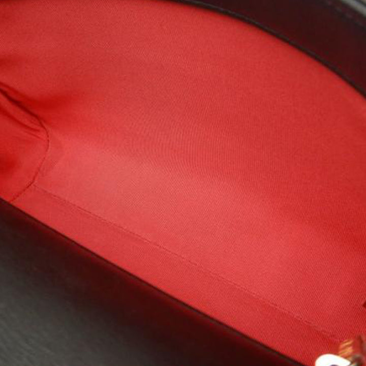 Chanel Medium Matelassé Cuir d'agneau Logo Enchained à rabat