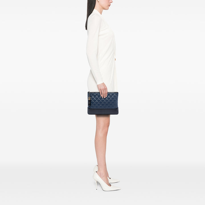 Chanel Medium vieilli Cuir de veau Gabrielle O Étui Pochette