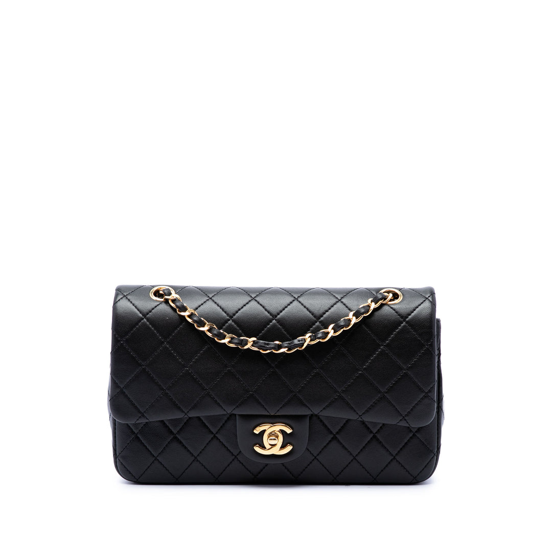 Chanel Classic Double rabat Moyen Cuir d'agneau Noir – vue principale – GABY PARIS