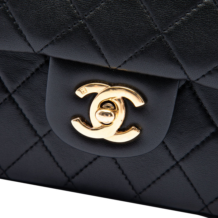 Chanel Classic Double rabat Moyen Cuir d'agneau Noir – vue 5 – GABY PARIS