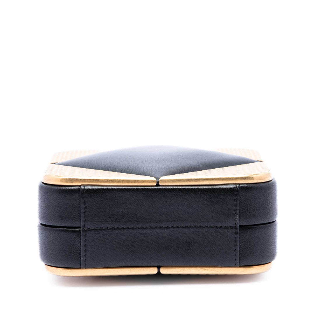 Chanel CC Cuir d'agneau et Metal Square Pochette avec chaîne