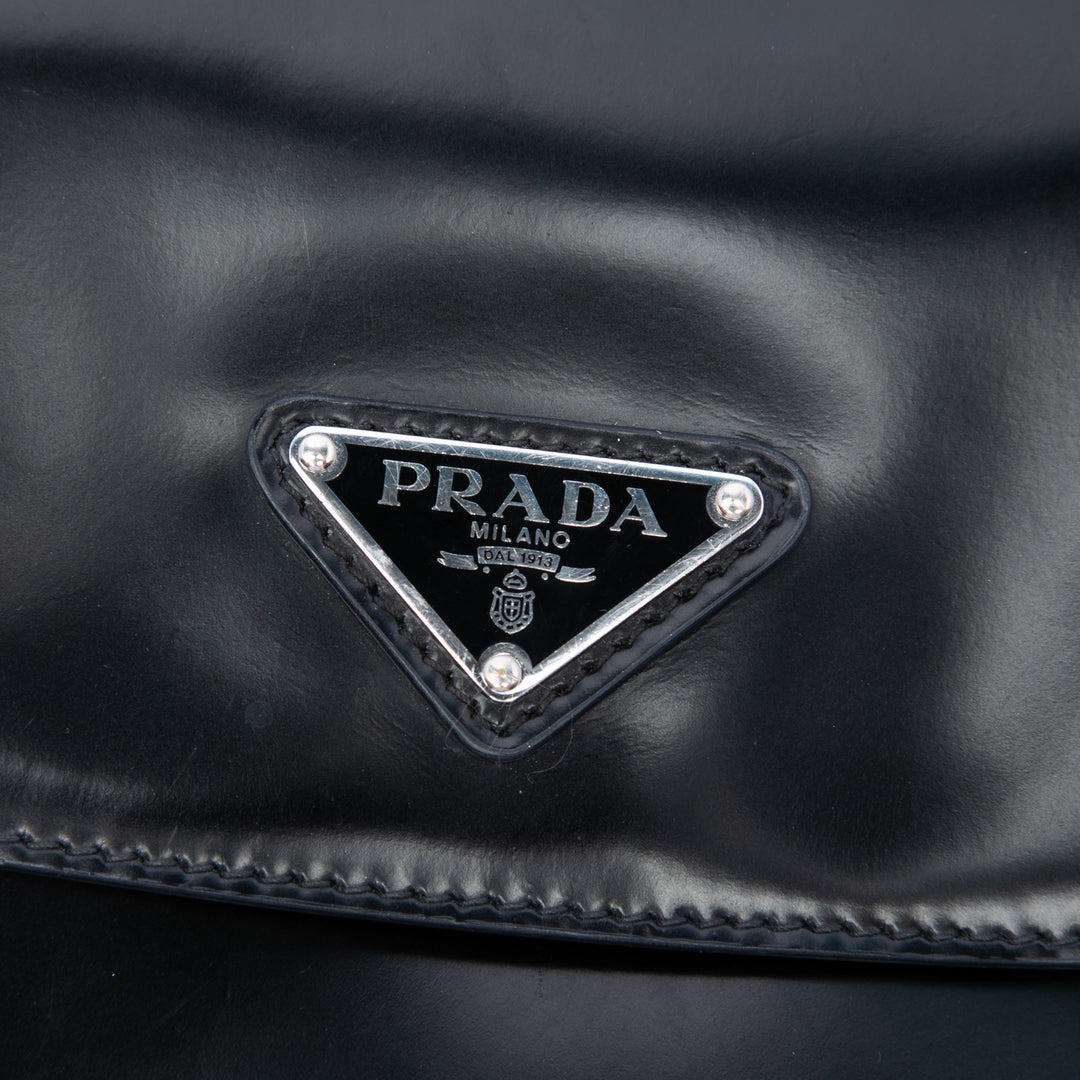 Prada Sac porté épaule Spazzolato Cleo à rabat Moyen Noir – vue 5 – GABY PARIS