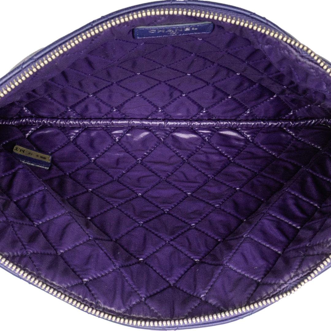 Chanel Medium CC Quilted Cuir d’agneau O Étui Pochette Violet
