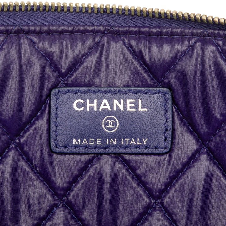 Chanel Medium CC Quilted Cuir d’agneau O Étui Pochette Violet