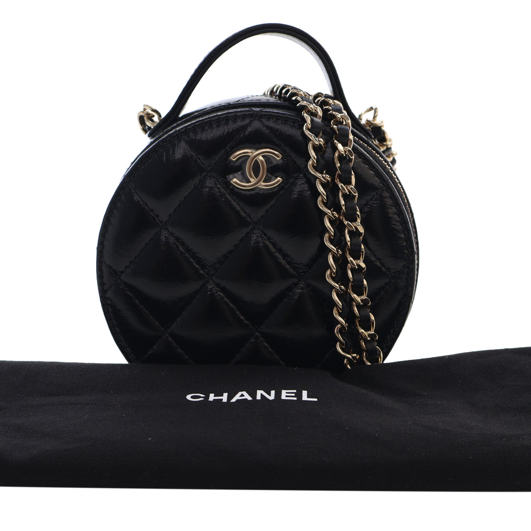 Chanel Matelassé Glazed Cuir d’agneau Handle With Care Rond Vanity avec chaîne