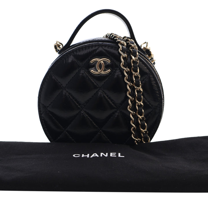 Chanel Matelassé Glazed Cuir d’agneau Handle With Care Rond Vanity avec chaîne