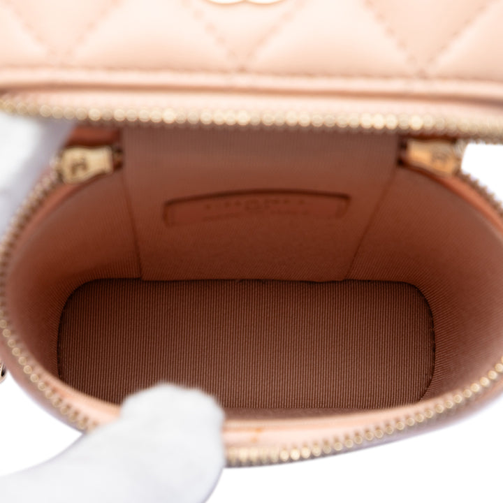 Chanel CC Matelassé Cuir d’agneau Phone Holder avec chaîne