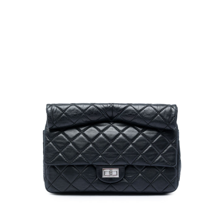 Chanel Matelassé Reissue 2.55 Roll Pochette Cuir d'agneau Noir – vue principale – GABY PARIS