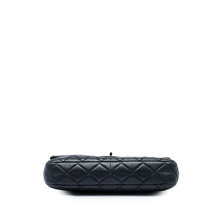 Chanel Matelassé Reissue 2.55 Roll Pochette Cuir d'agneau Noir – vue 3 – GABY PARIS