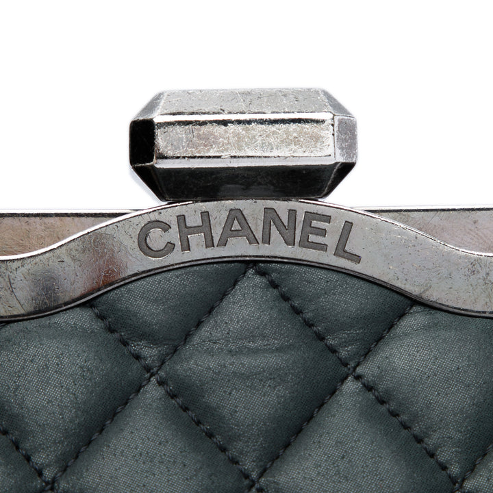 Chanel Matelassé Iridescent Cuir de veau Chic Quilt Frame Sac
