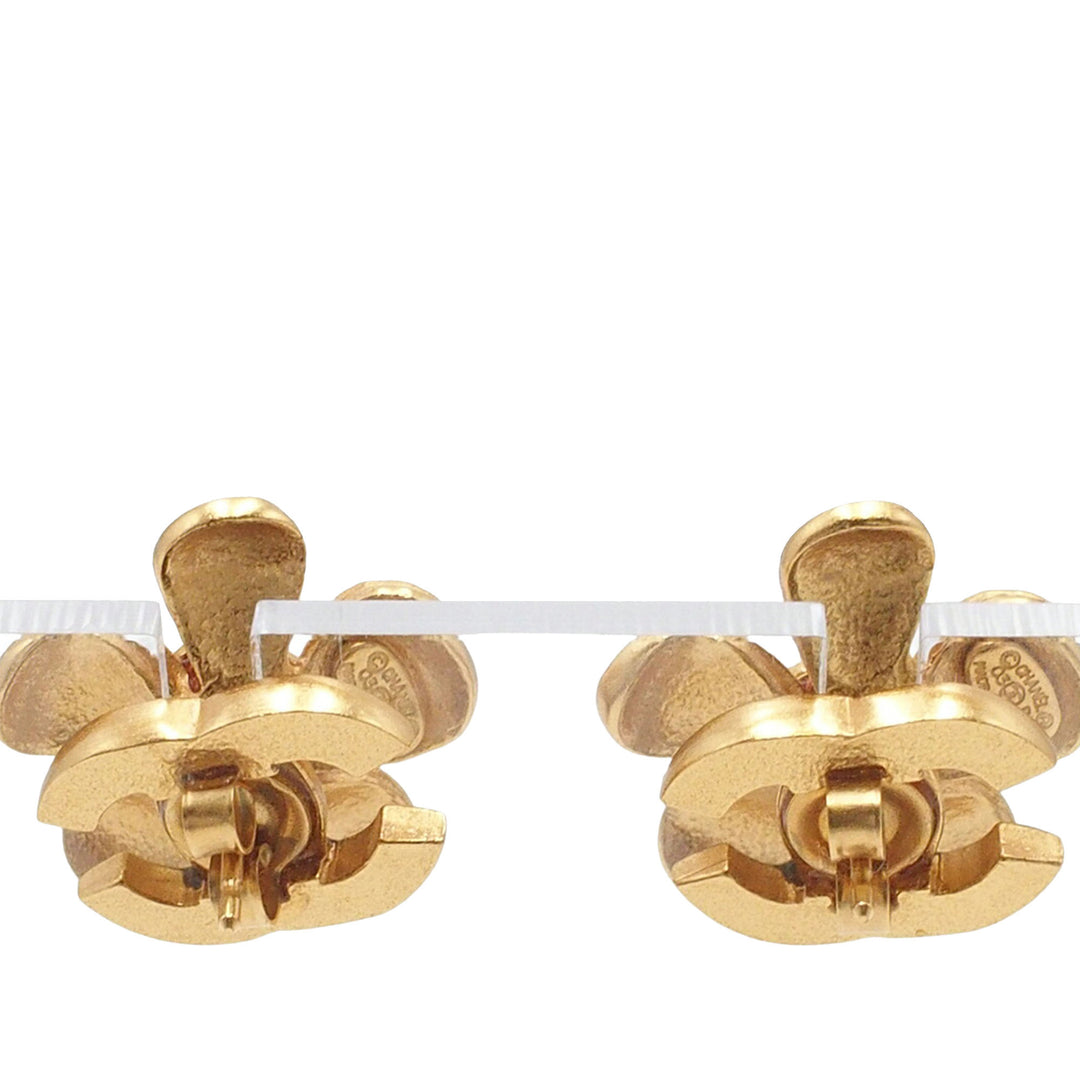 Chanel plaqué et Resin CC Flower fermoir poussette Boucles d’oreilles