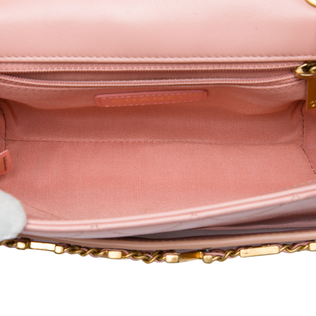 Chanel Matelassé Enchained à rabat Petit Cuir de veau Rose – vue 4 – GABY PARIS