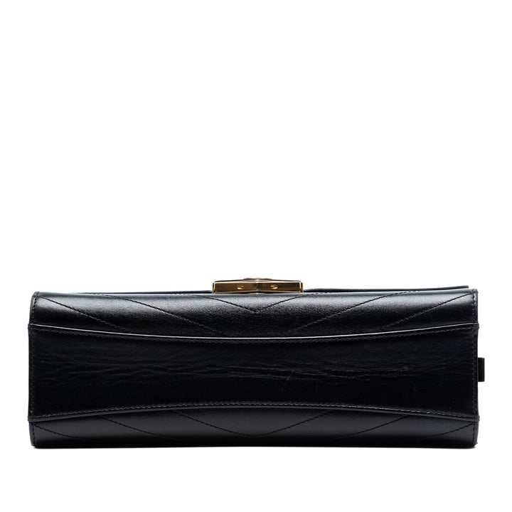 Chanel CC Chevron Cuir de veau Medal à rabat