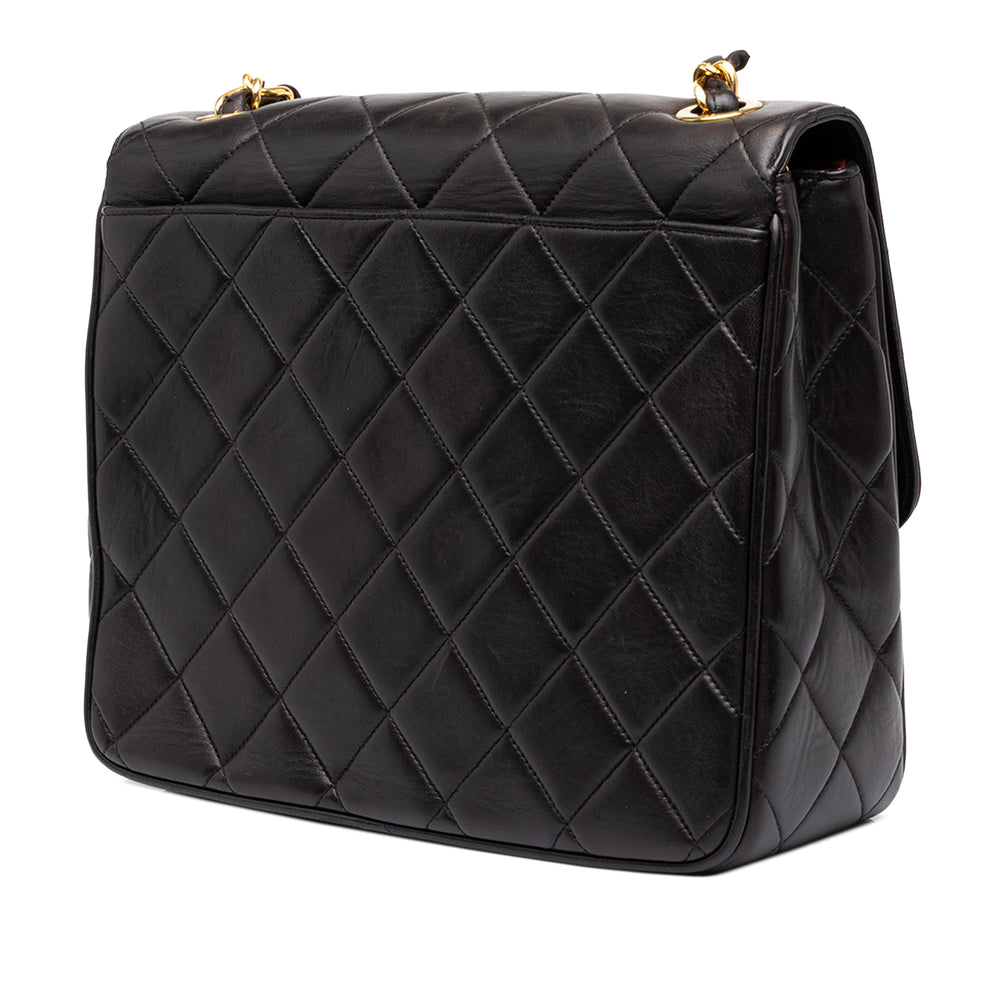 Chanel CC Matelassé Carré Rabat simple XL Cuir d'agneau Noir – vue 2 – GABY PARIS
