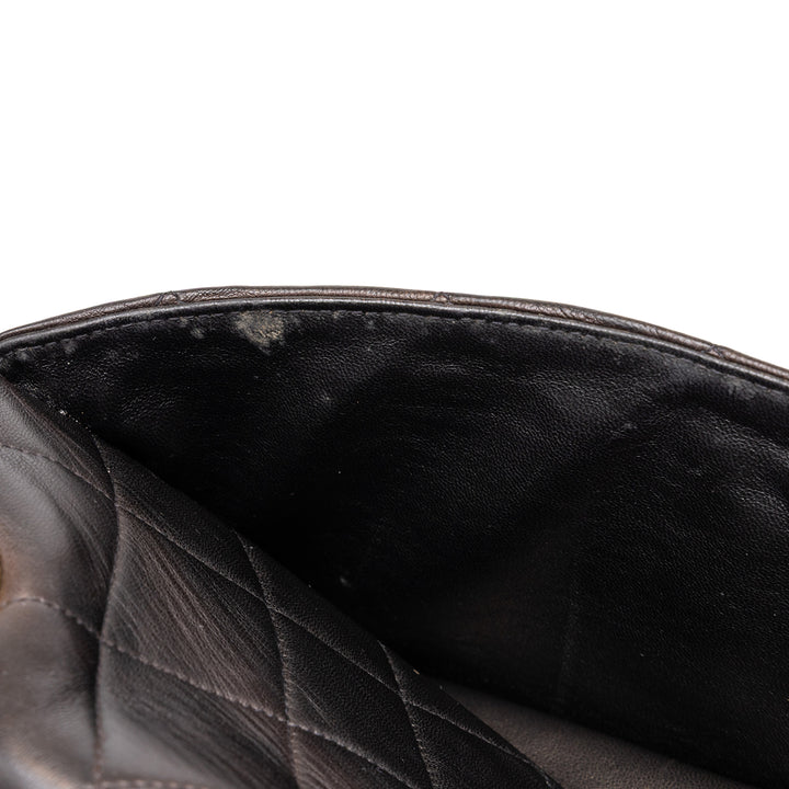 Chanel CC Matelassé Carré Rabat simple XL Cuir d'agneau Noir – vue 5 – GABY PARIS