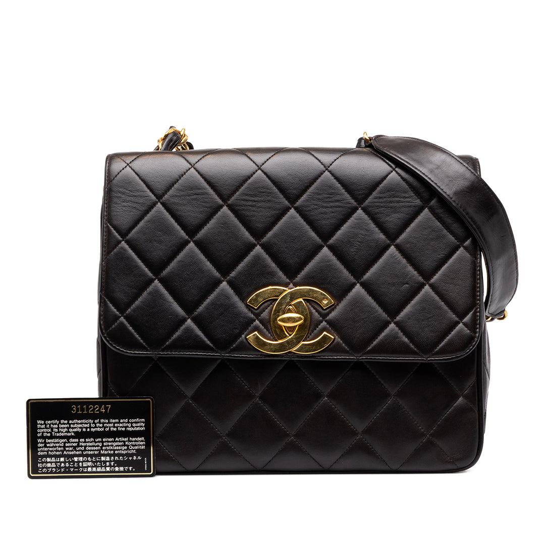 Chanel CC Matelassé Carré Rabat simple XL Cuir d'agneau Noir – vue 8 – GABY PARIS