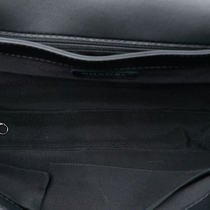 Chanel Extra Large Cuir verni Boy Reverso à rabat – GABY PARIS Authentique