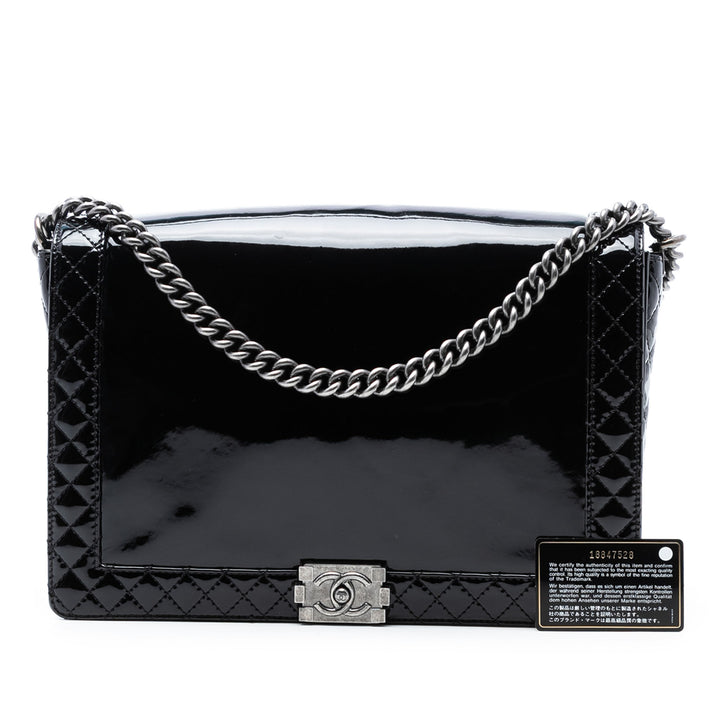 Chanel Extra Large Cuir verni Boy Reverso à rabat – GABY PARIS Authentique