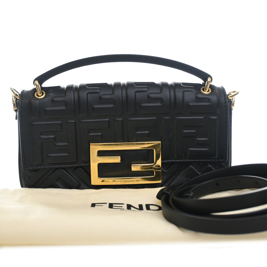 Fendi Zucca embossé Cuir Baguette Phone Pochette Sac