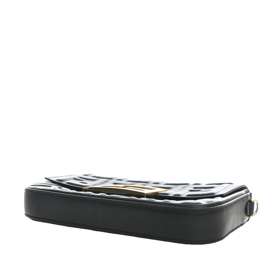 Fendi Zucca embossé Cuir Baguette Phone Pochette Sac