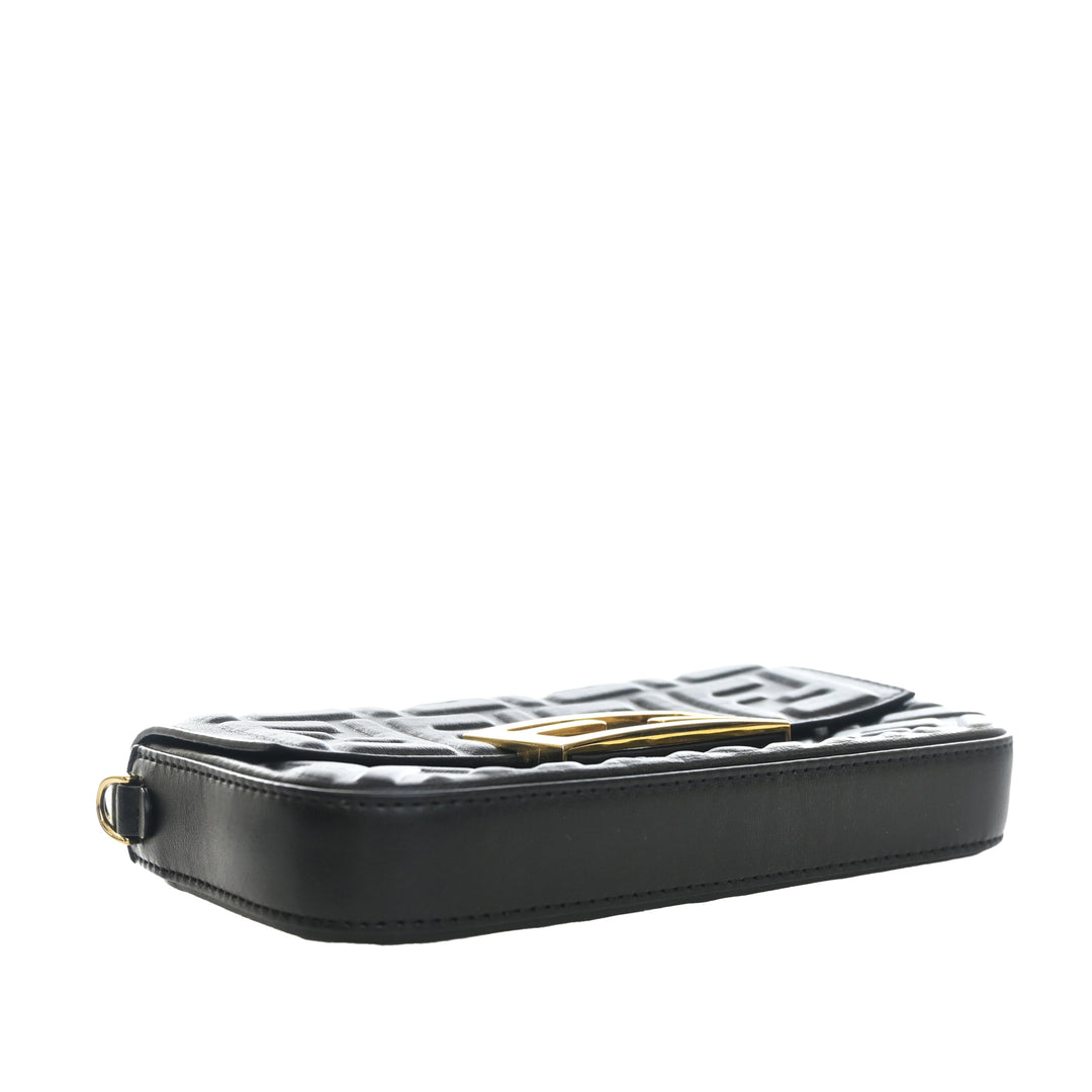 Fendi Zucca embossé Cuir Baguette Phone Pochette Sac