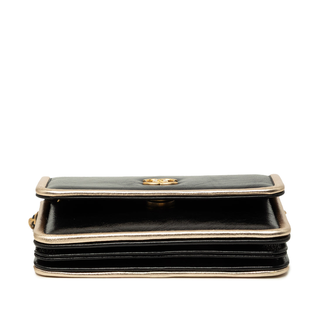 Chanel CC Métallisé Pochette avec chaîne Cuir de veau Noir – vue 3 – GABY PARIS