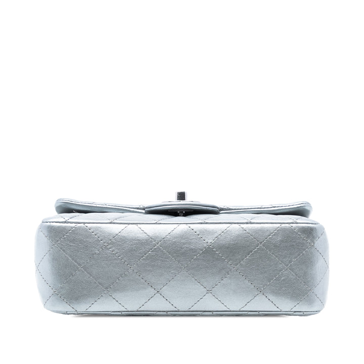 Chanel Small Matelassé Metallic Cuir d’agneau Simple rabat
