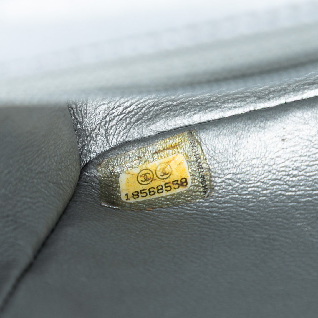 Chanel Small Matelassé Metallic Cuir d’agneau Simple rabat