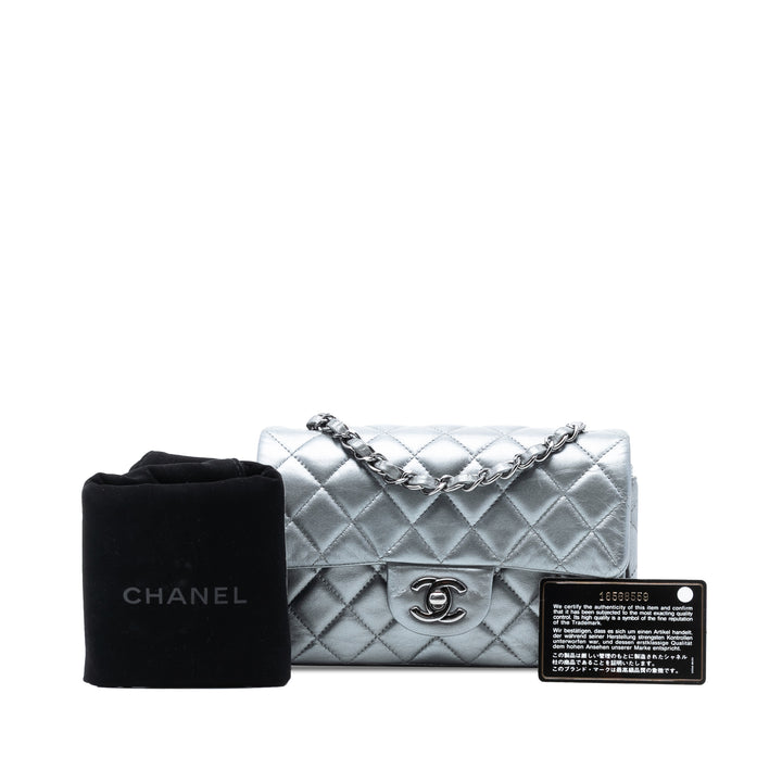 Chanel Small Matelassé Metallic Cuir d’agneau Simple rabat