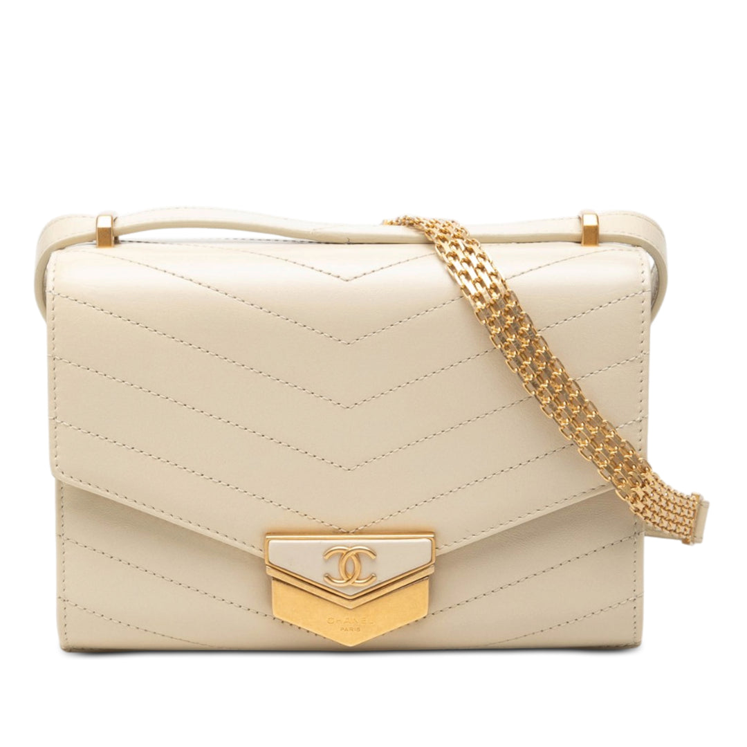 Chanel CC Chevron Medal à rabat Petit Cuir de veau Marron – vue principale – GABY PARIS
