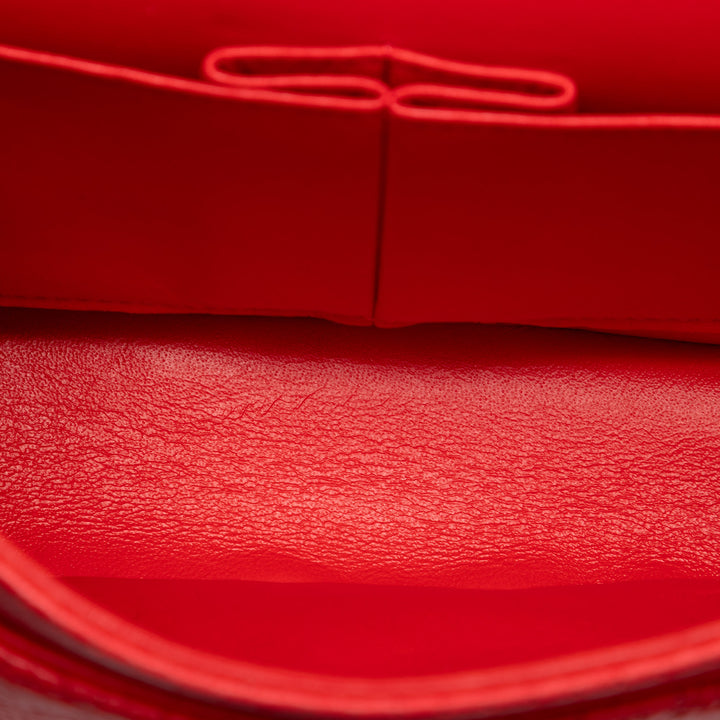 Chanel Medium Classic perforé Cuir d’agneau Double rabat