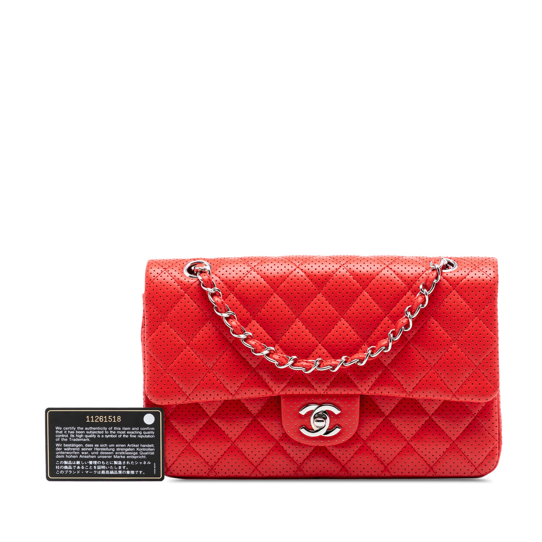 Chanel Medium Classic perforé Cuir d’agneau Double rabat