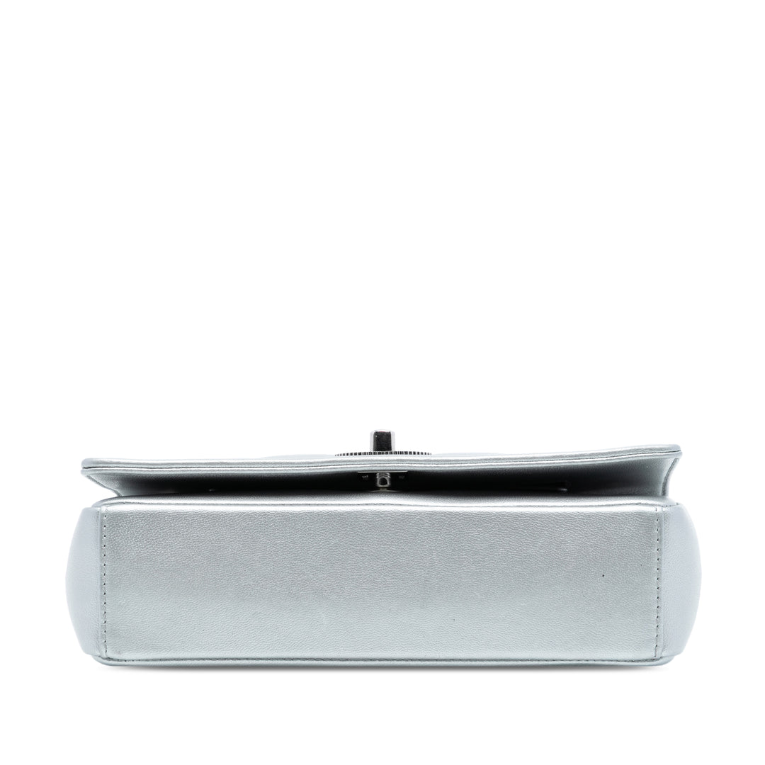 Chanel Mini Matelassé Chevron Sheepskin Mademoiselle Vintage à rabat – GABY PARIS Authentique