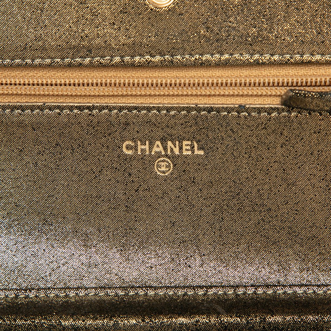 Chanel Matelassé Iridescent Cuir d’agneau Tartan Button Wallet on Chain