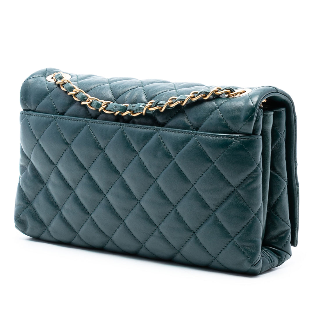 Chanel Medium Matelassé Cuir de veau Soft Elegance à rabat