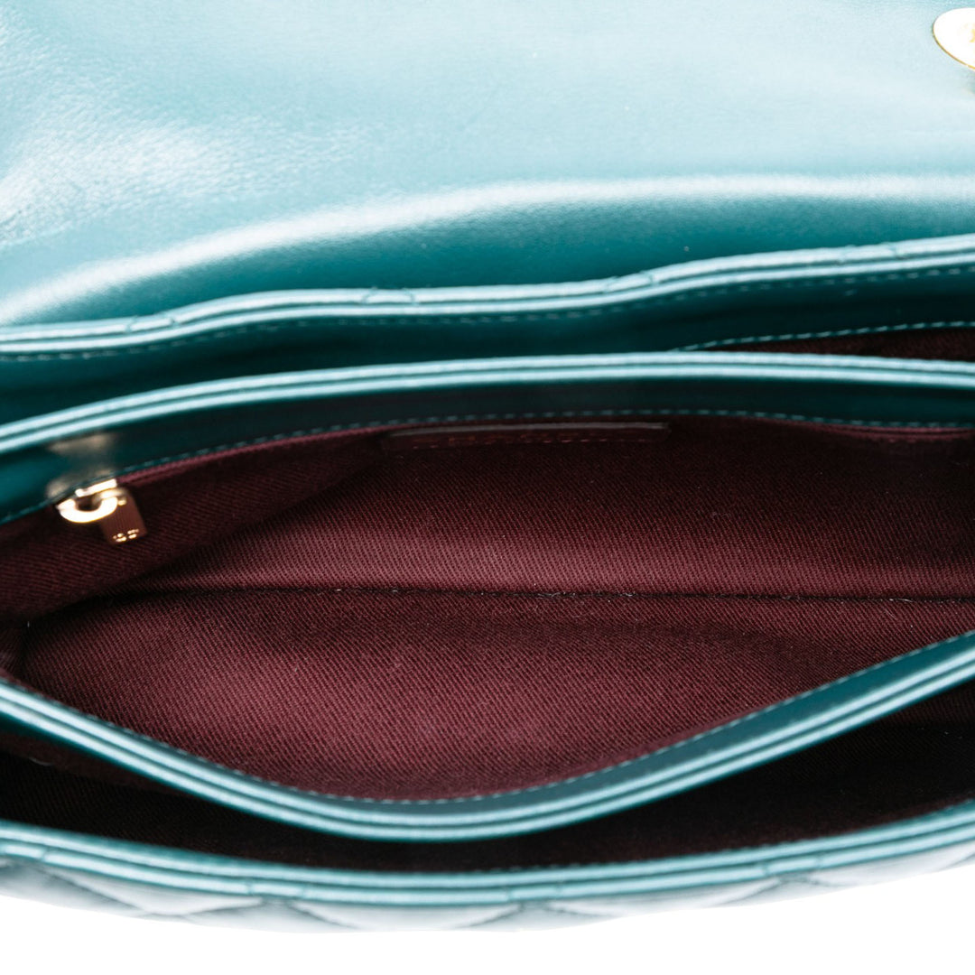 Chanel Medium Matelassé Cuir de veau Soft Elegance à rabat