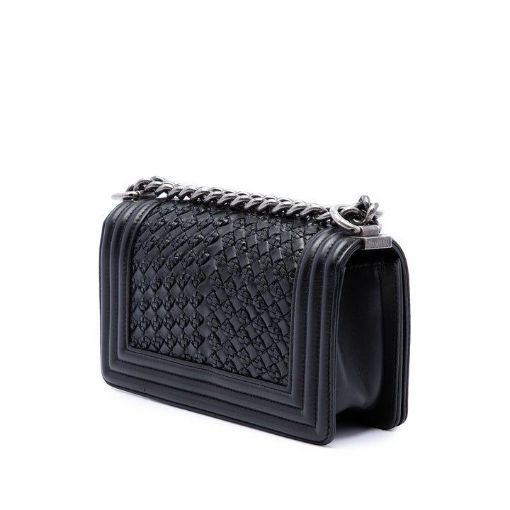 Chanel Sac bandoulière Braided Tissé Boy à rabat Petit Cuir d'agneau Noir – vue 2 – GABY PARIS