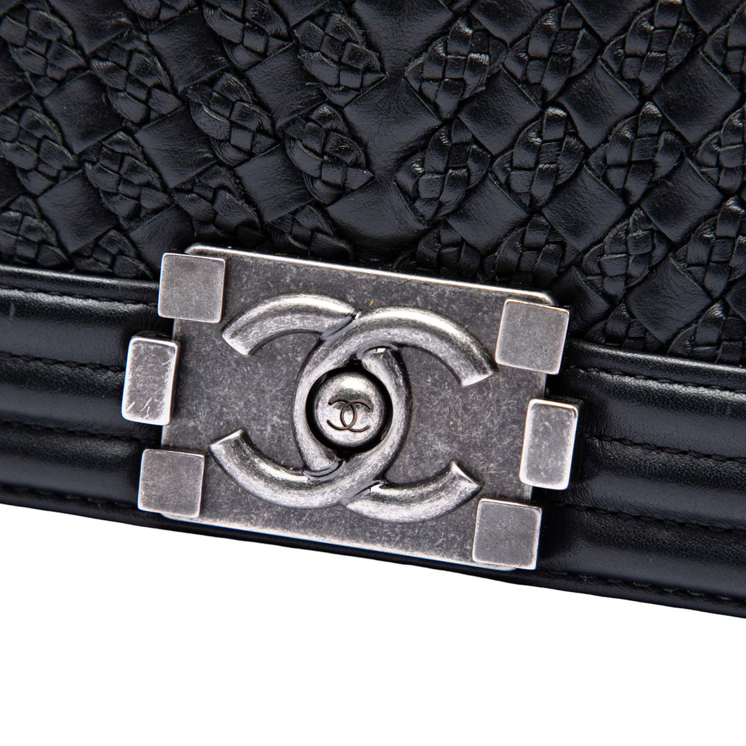Chanel Sac bandoulière Braided Tissé Boy à rabat Petit Cuir d'agneau Noir – vue 5 – GABY PARIS