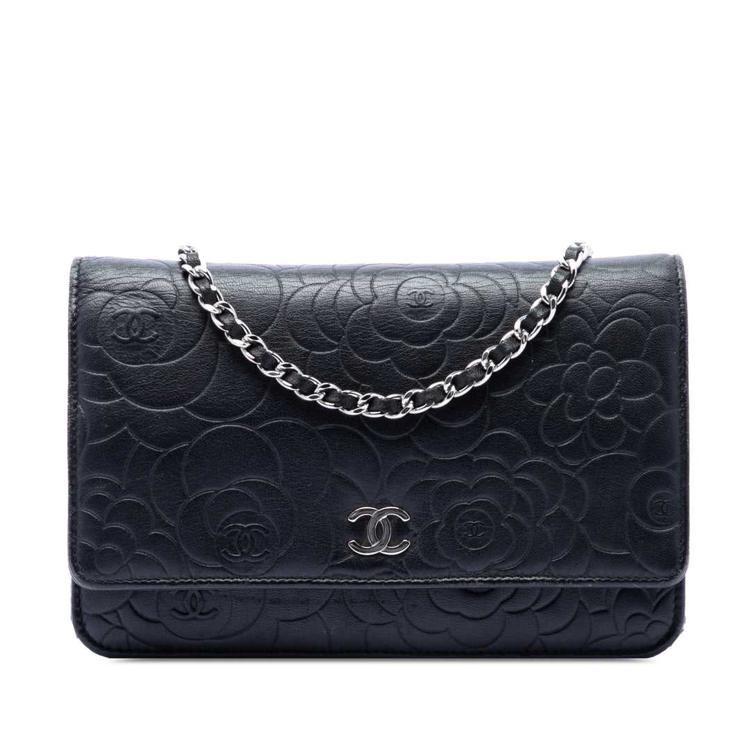 Chanel CC embossé Cuir d’agneau Camellia Wallet on Chain