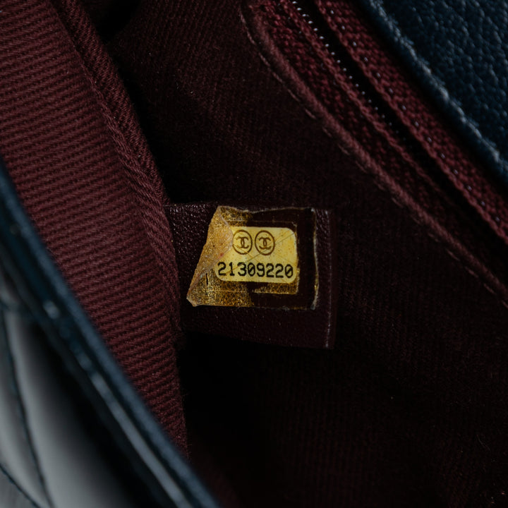 Chanel Paris-Salzburg Medium Cuir verni Goatskin CC Eyelet Flap Bleu