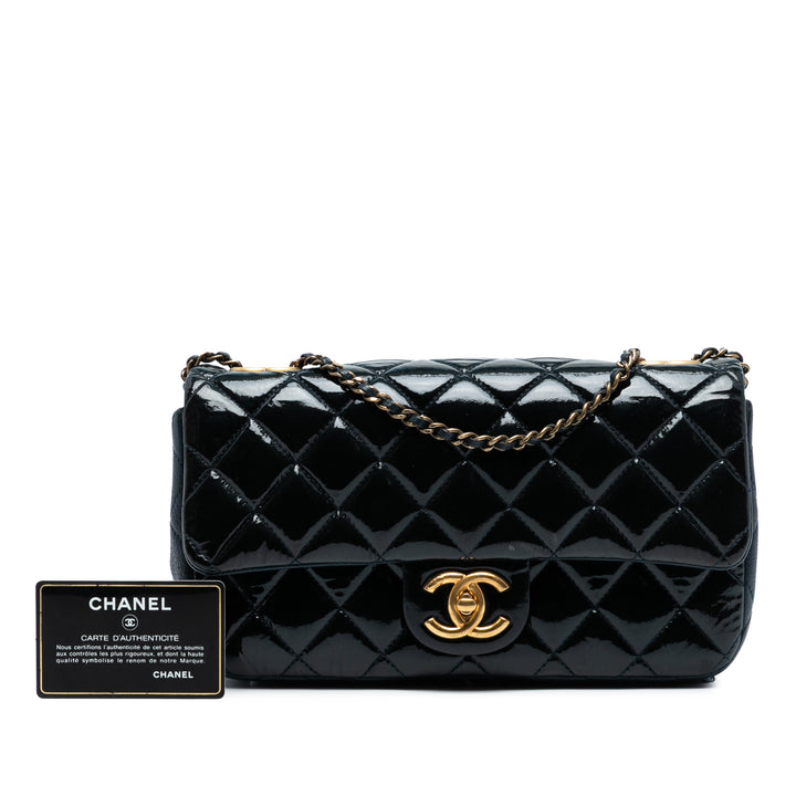 Chanel Paris-Salzburg Medium Cuir verni Goatskin CC Eyelet Flap Bleu