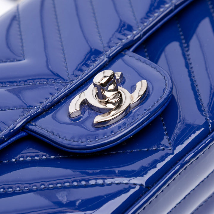 Chanel Mini Rectangular Classic Chevron Cuir verni Simple rabat