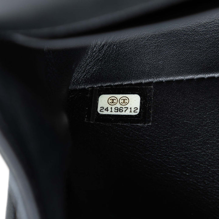 Chanel Old Medium Cuir de veau Cristal Embellished Boy à rabat