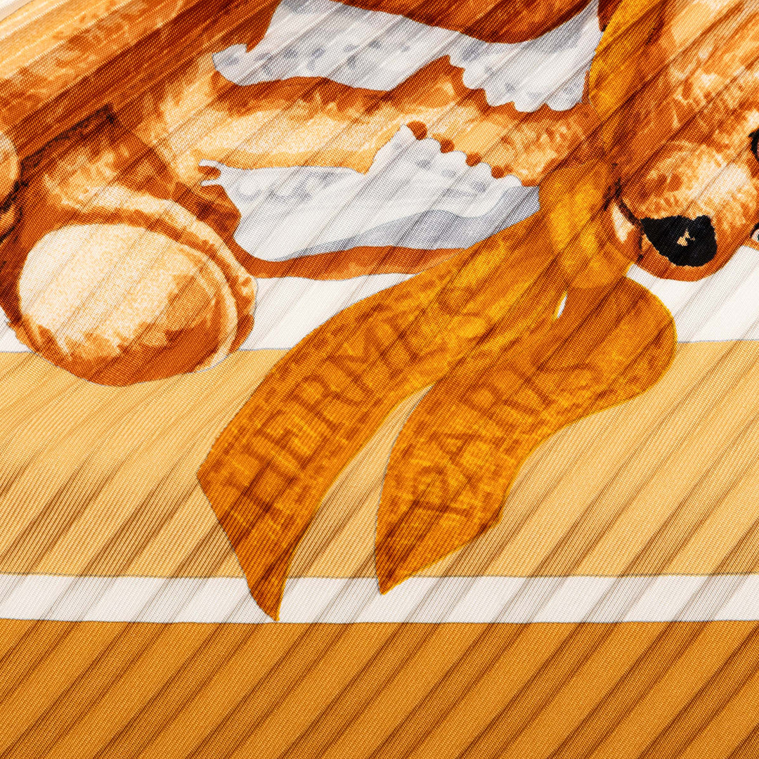 Hermès Confidents Des Coeurs Pleated Soie Foulard