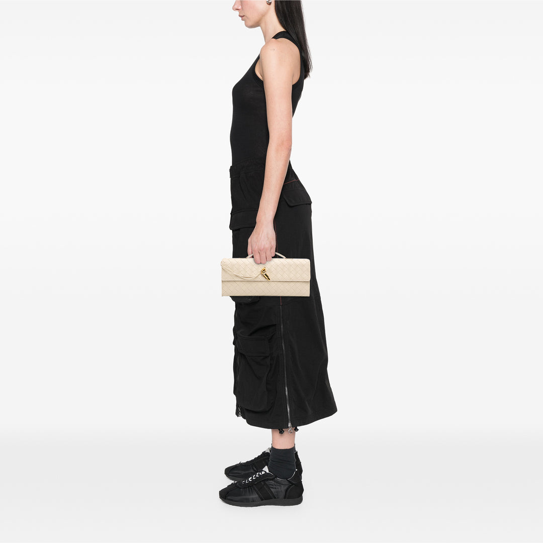 Bottega Veneta Cuir d’agneau Intrecciato Andiamo Pochette