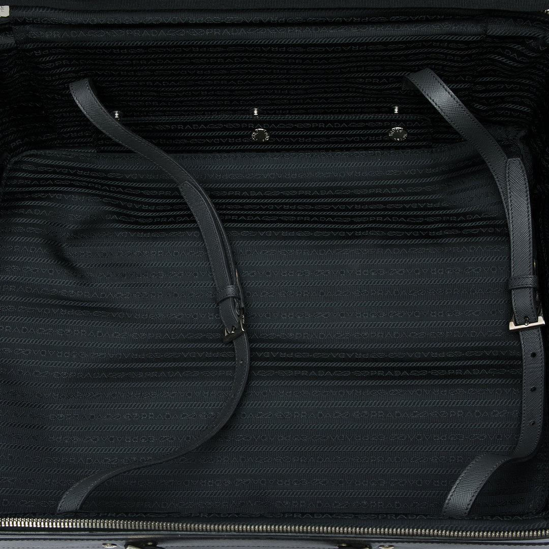 Prada Rolling Trolley Suitcase Saffiano Noir – vue 4 – GABY PARIS
